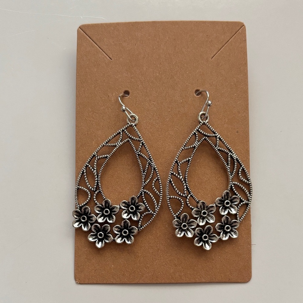 Fashion Jewelry Silver Floral Drop Earrings